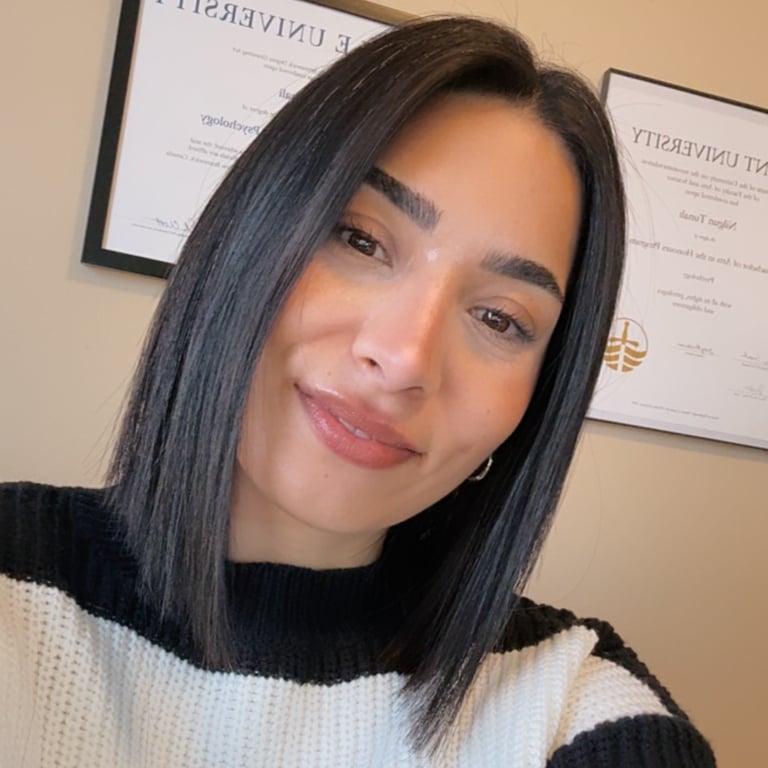 Nilgun Tunali, Turkish therapist in Toronto, Ontario